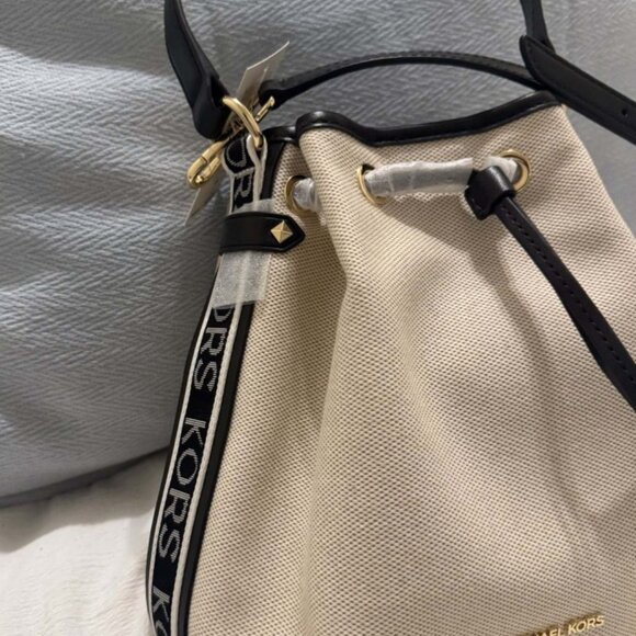 Michael Kors Bucket Handbag - Picture 7 of 7